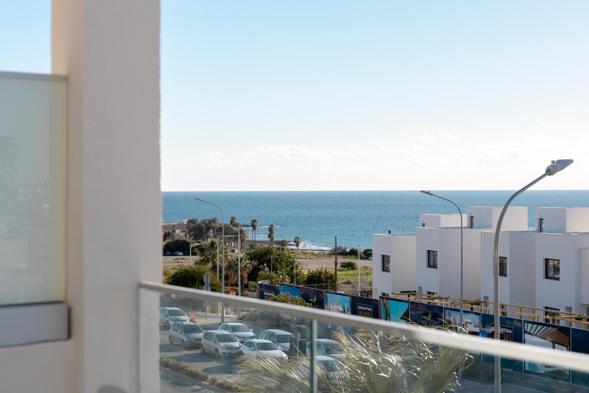 Hiddengems Residences 202 - The Lxr Penthouse - Pool & Steps To Appartement Paphos